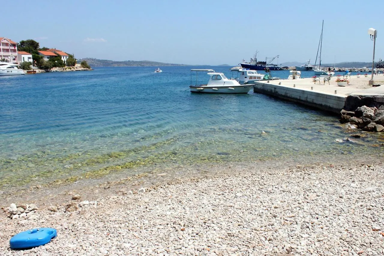 Apartments With A Parking Space Sali, Dugi Otok - 8185 0*, Sali Croácia