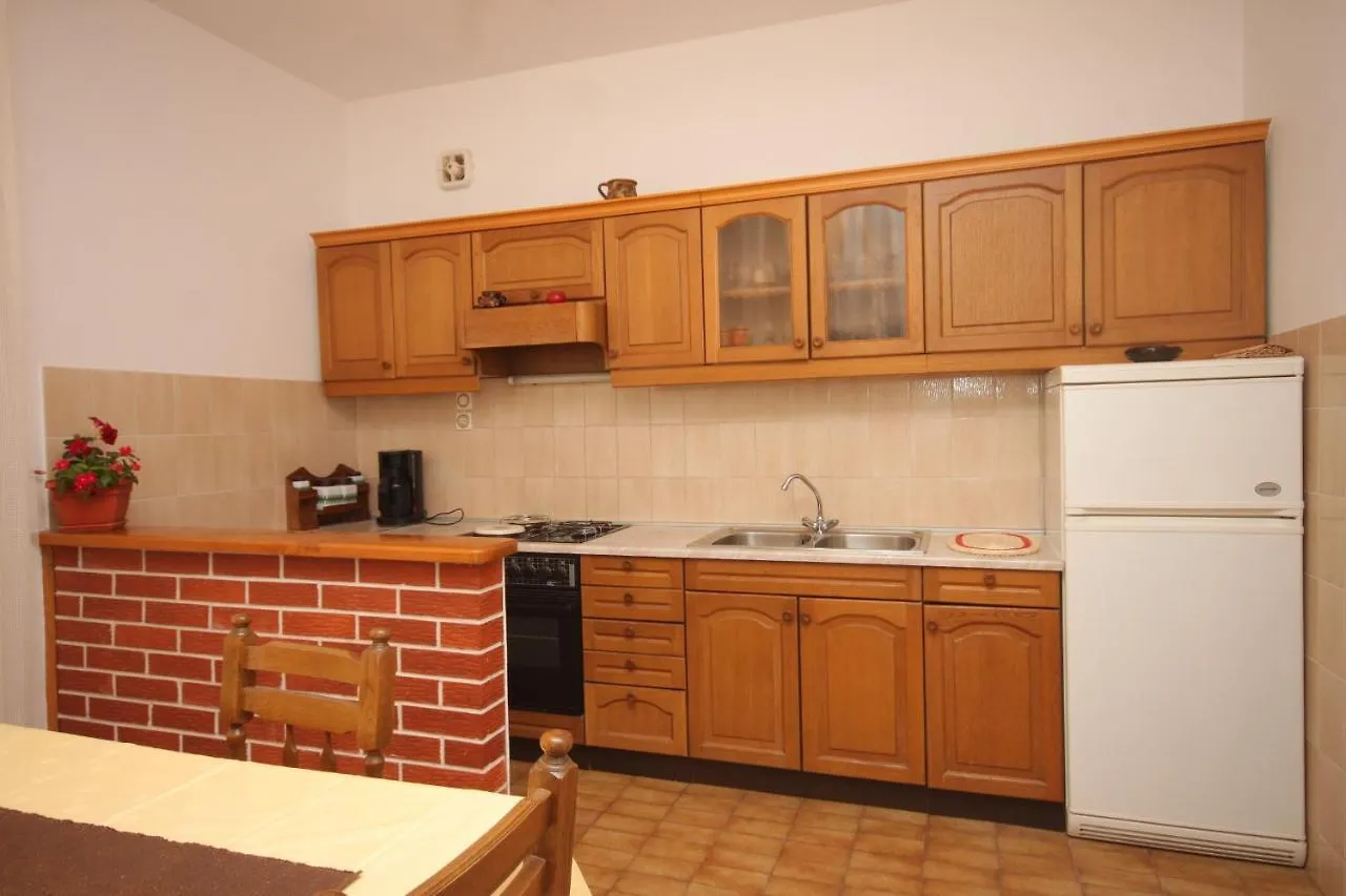 Apartments With A Parking Space Sali, Dugi Otok - 8185