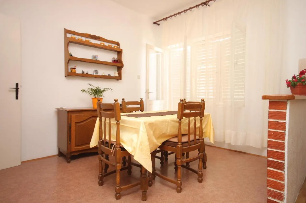 Apartments With A Parking Space Sali, Dugi Otok - 8185