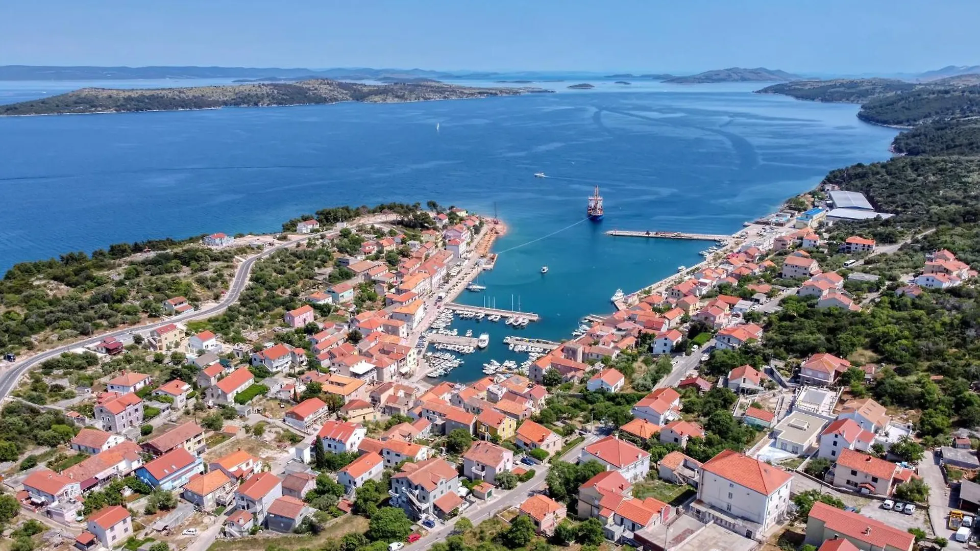 Apartments With A Parking Space Sali, Dugi Otok - 8185 0*, Sali Croácia